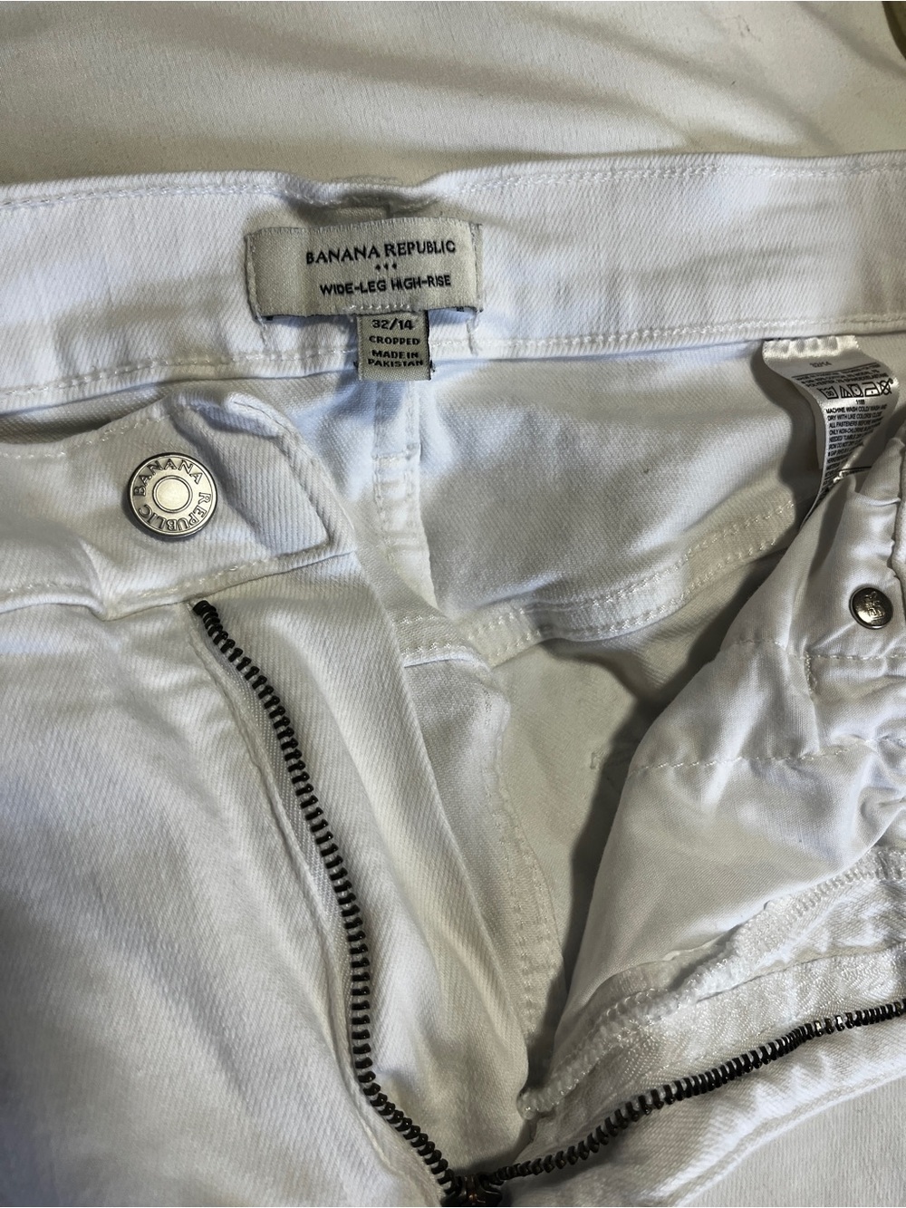 Banana Republic White Wide-Leg High-Rise Cropped Jean - Picture 4 of 5